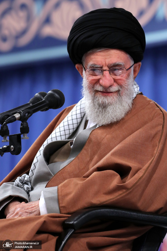 دیدار جمعی از تولیدکنندگان، کارآفرینان و فعالان اقتصادی با رهبر معظم انقلاب