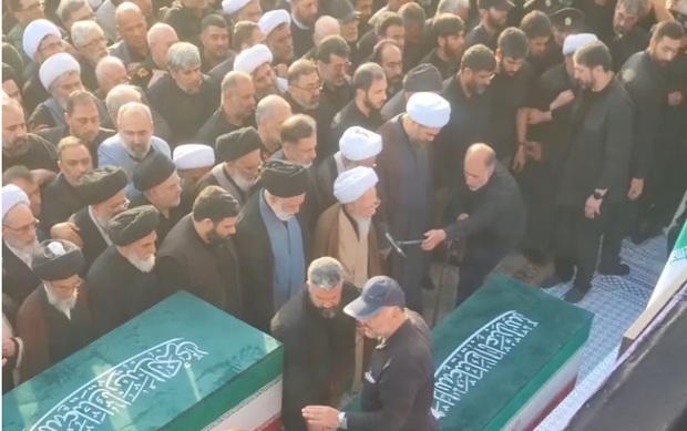 ببینید/ نماز آیت‌الله‌العظمی جوادی‌آملی بر پیکر رهبر شهید در قم