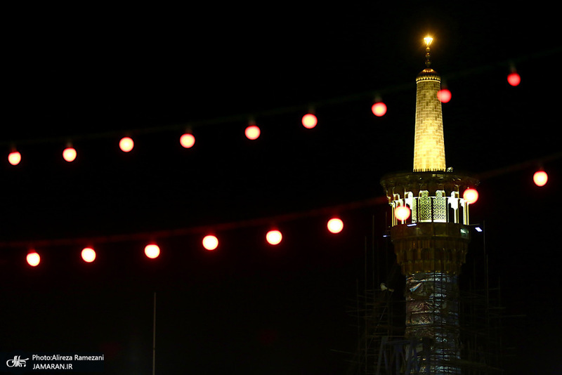 حال و‌هوای حرم مطهر رضوی در شب ولادت امام رضا (ع)