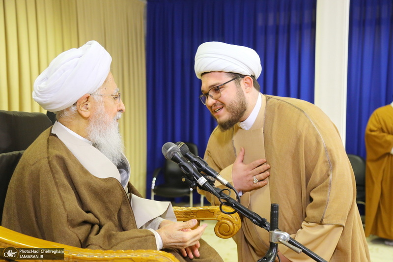 عمامه گذاری طلاب توسط مراجع اعظام تقلید در روز میلاد امام علی (ع)‎