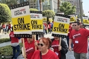 کارگران هتل‌های آمریکا بر سر دستمزد و مسکن اعتصاب کردند
