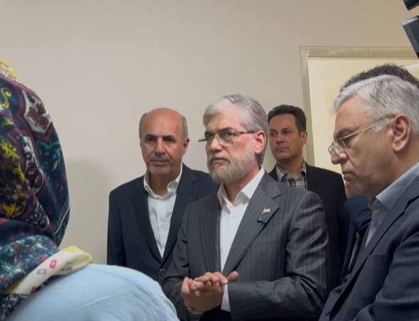 تاکید وزیر علوم بر رسیدگی فوری به کاستی‌های خوابگاه‌های دانشجویی + فیلم