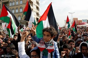 راهپیمایی گسترده یمنی ها در حمایت از مردم بی دفاع غزه