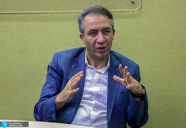 پاسخ یک اقتصاددان به گلایه رئیس جمهور از قیمت بنزین؛ شقاقی شهری :نگاه تک بُعدیِ افزایش قیمت بنزین چاره ساز نیست / یک حرکت اشتباه دومینووار خطاهای پی درپی ایجاد می کند/ طرح این مسائل بر نگرانی ها در جامعه می افزاید