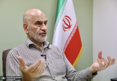 فرشاد مومنی، اقتصاددان: به سران قوا گفتم چند بار از سوراخ شوک‌درمانی گزیده شوند، کفایت می‌کند؟/دولت مصدق، جزو پاک‌ترین دوره‌ها بود/ اینکه به هر سیاست توسعه‌ای برچسب کمونیستی بزنیم، یک پروژه آمریکایی-انگلیسی بود