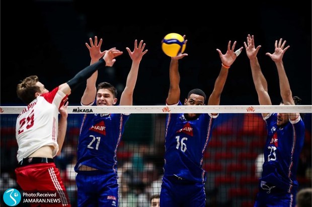 پیروزی لهستان مقابل مدافع عنوان قهرمانی