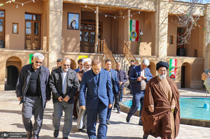 بازدید معاون قوه قضاییه از بیت و زادگاه امام در خمین‎