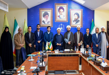 نشست هم‌اندیشی جمعی از طلاب و دانشجویان پژوهشگر حوزه اندیشه امام (س) با رئیس مؤسسه تنظیم و نشر آثار امام خمینی