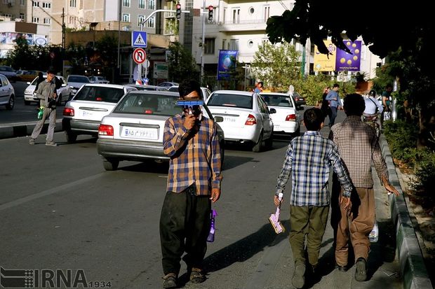 کودکان کار مشکلات زیادی در زمینه آموزش و درمان مواجه هستند