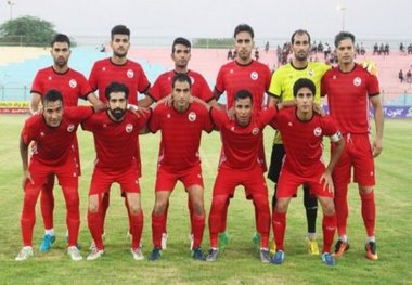 شورای بوشهر 3 میلیارد ریال به تیم ایرانجوان کمک کرد