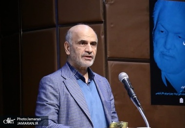 فرشاد مومنی: مسئولان می‌گویند شرمنده مردمیم که این مشکلات ایجاد شده، اگر شرمنده‌اید، منشأ این شرمندگی را شناسایی کنید/منشأ اصلی شرمندگی نسبت به مردم، سیاست‌های تورم‌زاست/سه برابر میانگین جهانی خام‌فروش‌تر شده‌ایم