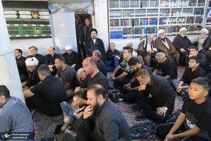 مراسم عزاداری ظهر عاشورا در دفتر آیت‌الله العظمی صانعی(ره)