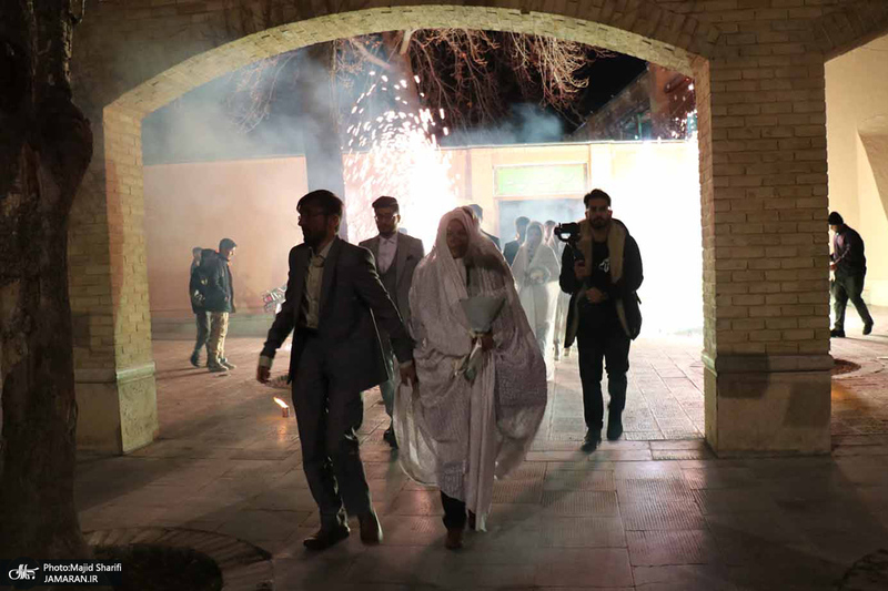جشن ازدواج 114 زوج شهرستان خمین در بیت تاریخی حضرت امام (س)