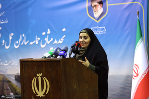 دیدار وزیر و جمعی از کارکنان وزارت راه و شهرسازی با سید حسن خمینی