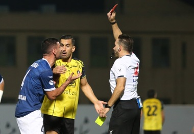 آمار عجیب سپاهان 3 بازی 3 کارت قرمز!