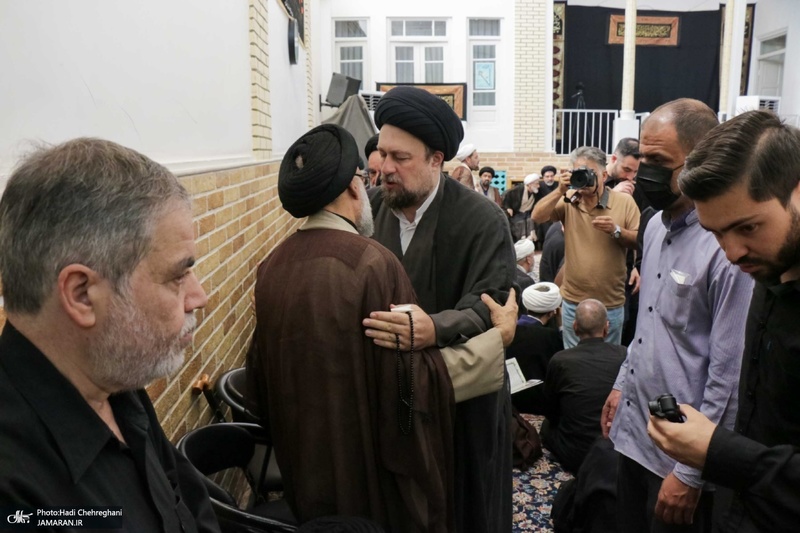 حضور آیت الله سید حسن خمینی در مراسم وداع با آیت الله العظمی شبری زنجانی (ره)