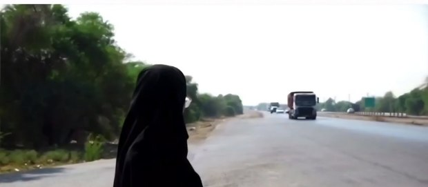 این دختران در خوزستان به خاطر «مسیر سخت و خطرناک مدرسه» ترک تحصیل می‌کنند! مسئولان صدای دخترهای روستای بروایه را بشنوند