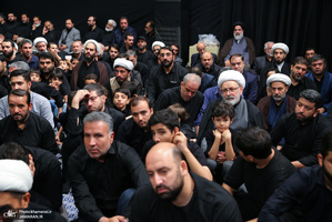 آخرین شب مراسم عزاداری حضرت اباعبدالله الحسین (ع) در حسینیه امام خمینی