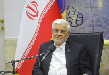 عارف: نمی‌شود تورم ۴۰ درصد باشد و رشد حقوق ۲۰ درصد؛ اگر تورم امسال بالای ۶۰ یا ۷۰ درصد باشد، با رشد ۲۰ درصدی حقوق نمی‌شود زندگی کرد