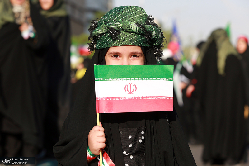 راهپیمایی دختران «جان‌فدای ایران» -۱