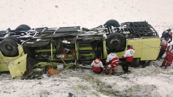 واژگونی اتوبوس کرمان-تهران 26 کشته و مصدوم برجای گذاشت

