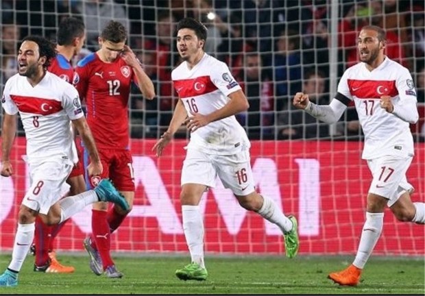 یوفا، فدراسیون فوتبال ترکیه را جریمه کرد
