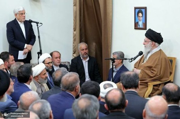 عارف: برنامه‌های اقتصادی دولت با محوریت بهبود توزیع درآمد، حمایت و مراقبت موثر از اقشار محروم است / طرح ضربتی افزایش ۲۵۰ هزار بشکه‌ای تولید نفت و توسعه میادین نفتی از برنامه‌های دولت در راستای حمایت از سرمایه‌گذاری و تولید است