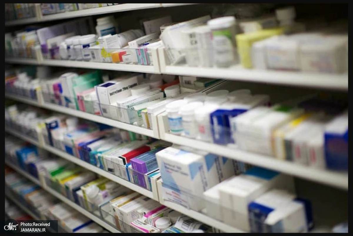 معاون وزیر بهداشت: توزیع دارو فقط باید در داروخانه‌ها انجام شود/ ارز ترجیحی صنعت داروسازی کشور را نابود کرد
