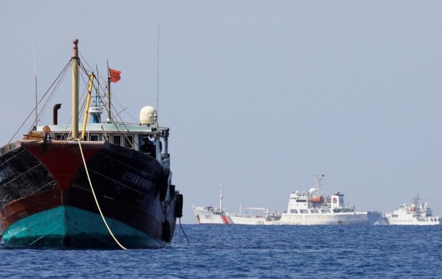توقیف 2 کشتی صید ترال در آب های استان بوشهر توسط سپاه
