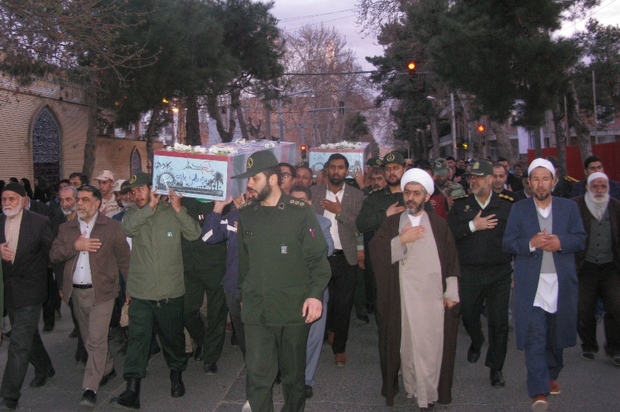 مردم گنبدکاووس از دو شهید گمنام استقبال کردند