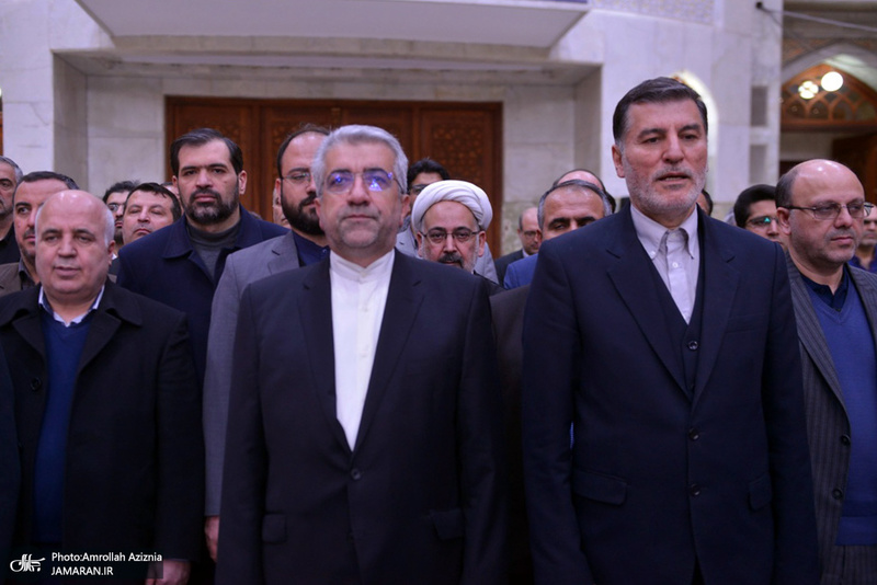 تجدید میثاق وزیر و کارکنان وزارت نیرو با آرمان های حضرت امام خمینی(س)