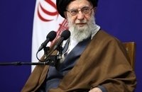 دیدار دست‌اندرکاران همایش بین‌المللی علامه میرزای نائینی با رهبری (1)