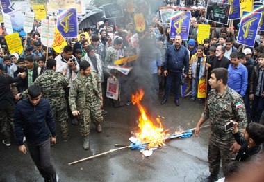 درروز13آبان ،شعارمرگ بر امریکا در آبدانان طنین اندازشد