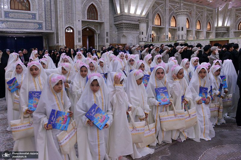 مراسم جشن تکلیف فرزندان کارکنان معاونت آماد و پشتیبانی سپاه در حرم مطهر امام خمینی(س)