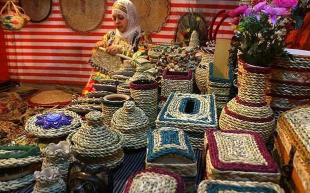 برپایی نمایشگاه های صنایع دستی در آستانه اشرفیه