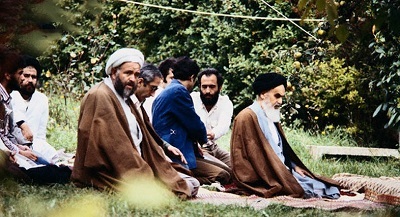 Imam Khomeini stressed need for presence of heart durig prayers