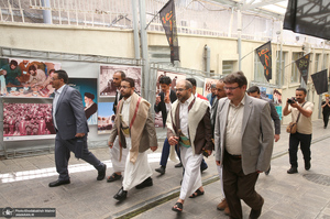 بازدید میهمانان خارجی جهت شرکت در مراسم رهبر شهید از حسینیه جماران