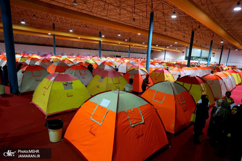 حضور آیت الله نورمفیدی در  محل اسکان موقت سیل زدگان