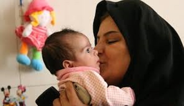 70 کودک بی‌سرپرست به خانواده‌های جایگزین در شهرری واگذار شد