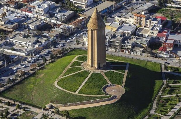 سفیران ۱۰ کشور از بلندترین برج آجری جهان در گنبدکاووس بازدید کردند