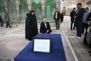 حضور سید رحیم صفوی در دور دوم انتخابات مجلس شورای اسلامی در حسینیه جماران