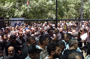 مراسم خاکسپاری مرحوم اکبر عبدی در قطعه هنرمندان