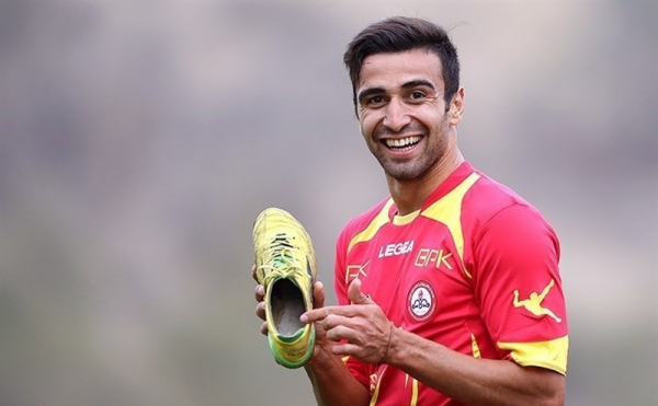 راهکار یک هوادار به مطهری برای گل زدن

