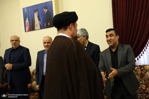 حاشیه تجدید میثاق رئیس جمهور و اعضای دولت با آرمان های حضرت امام خمینی (س)