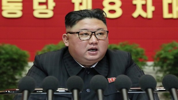 رهبر کره شمالی برای نخستین بار از دخترش رونمایی کرد+تصاویر