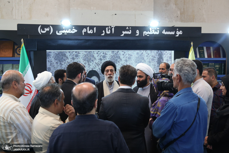غرفه موسسه تنظیم و نشر آثار امام خمینی (ره) در سی و ششمین نمایشگاه کتاب تهران-4