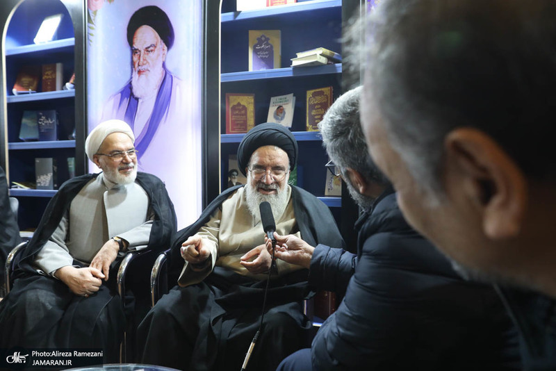 غرفه موسسه تنظیم و نشر آثار امام خمینی (ره) در سی و دومین نمایشگاه بین المللی قرآن کریم