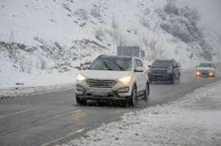 بارش برف در جاده های کوهستانی استان تهران