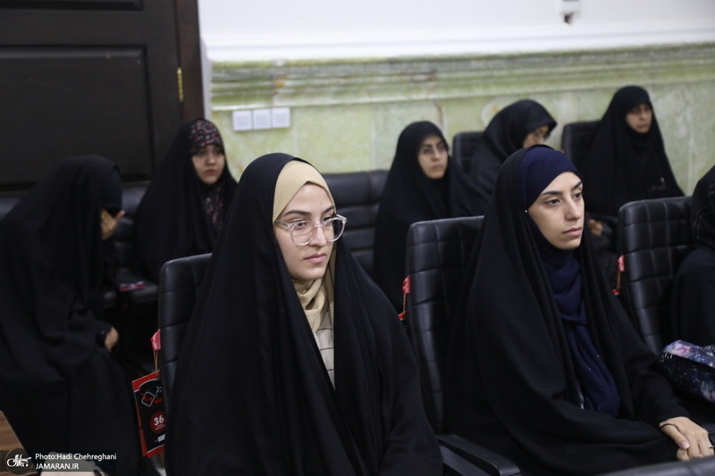 معرفی و بررسی کتاب «معبد زیر زمینی» در نشست عصرانه داستان قم