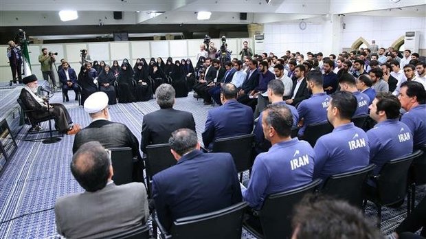 Iranian youths should expand borders of science